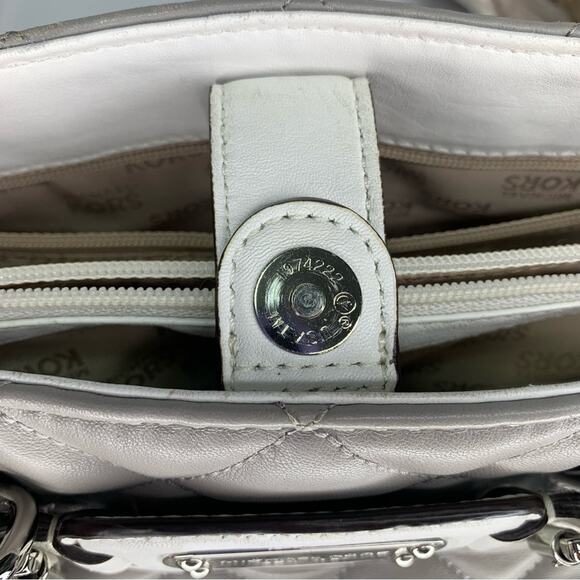 Michael Kors Hamilton Quilted Gray and White Hand Shoulder Bag - Picture 14 of 16